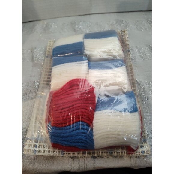 MCG Textiles Old Glory Graph N Latch Hook Rug‎ Kit 13 x 10 Hook Included USA - Picture 2 of 4